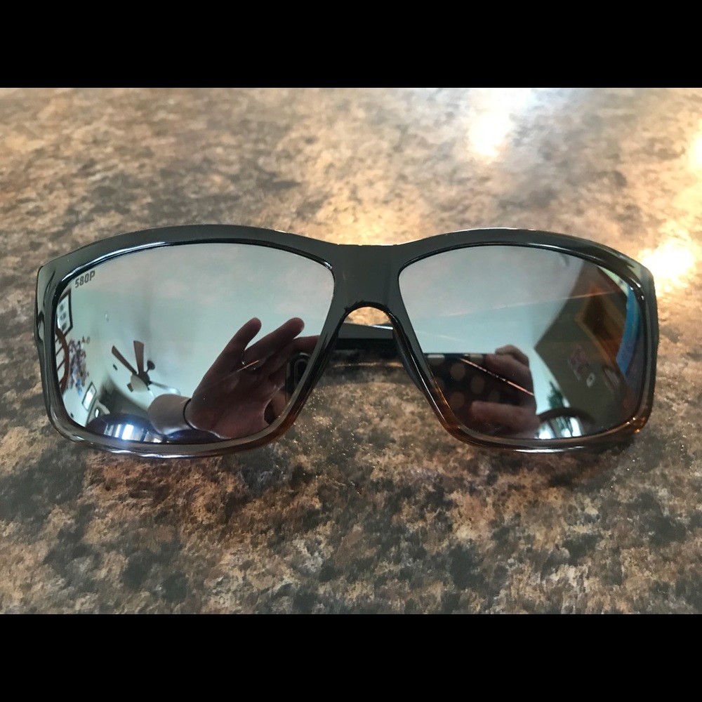 Women’s sunglasses Costa - Picture 3 of 4